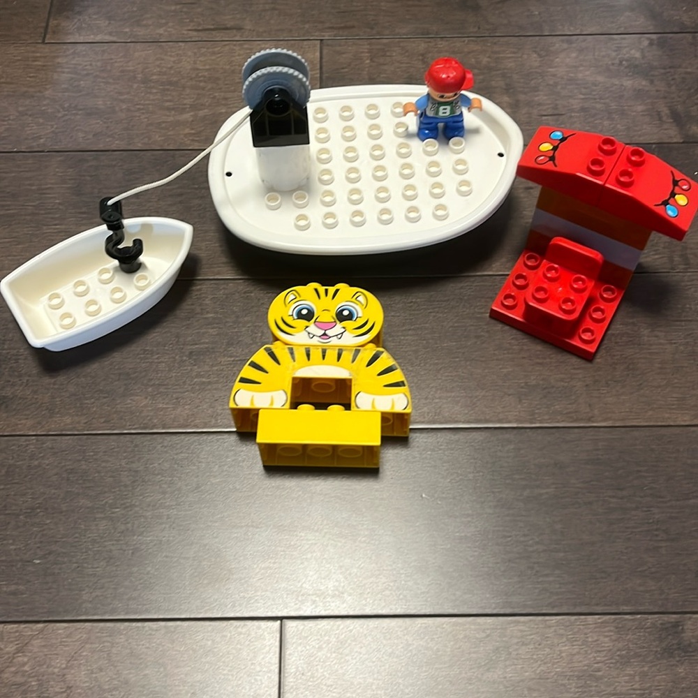 Lego Duplo boats and blocks
